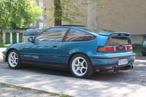 ממש ילדונת, רק בת 20. GTI