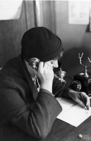 aparat telefoniczny 4 rozmowa