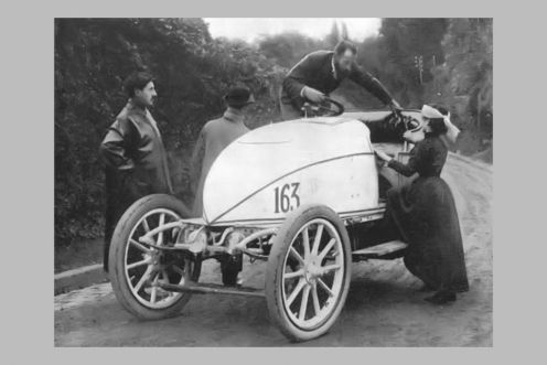 120 Leon Serpollet depasse