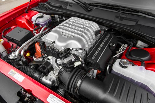 2015-dodge-challenger-srt-hellcat-engine